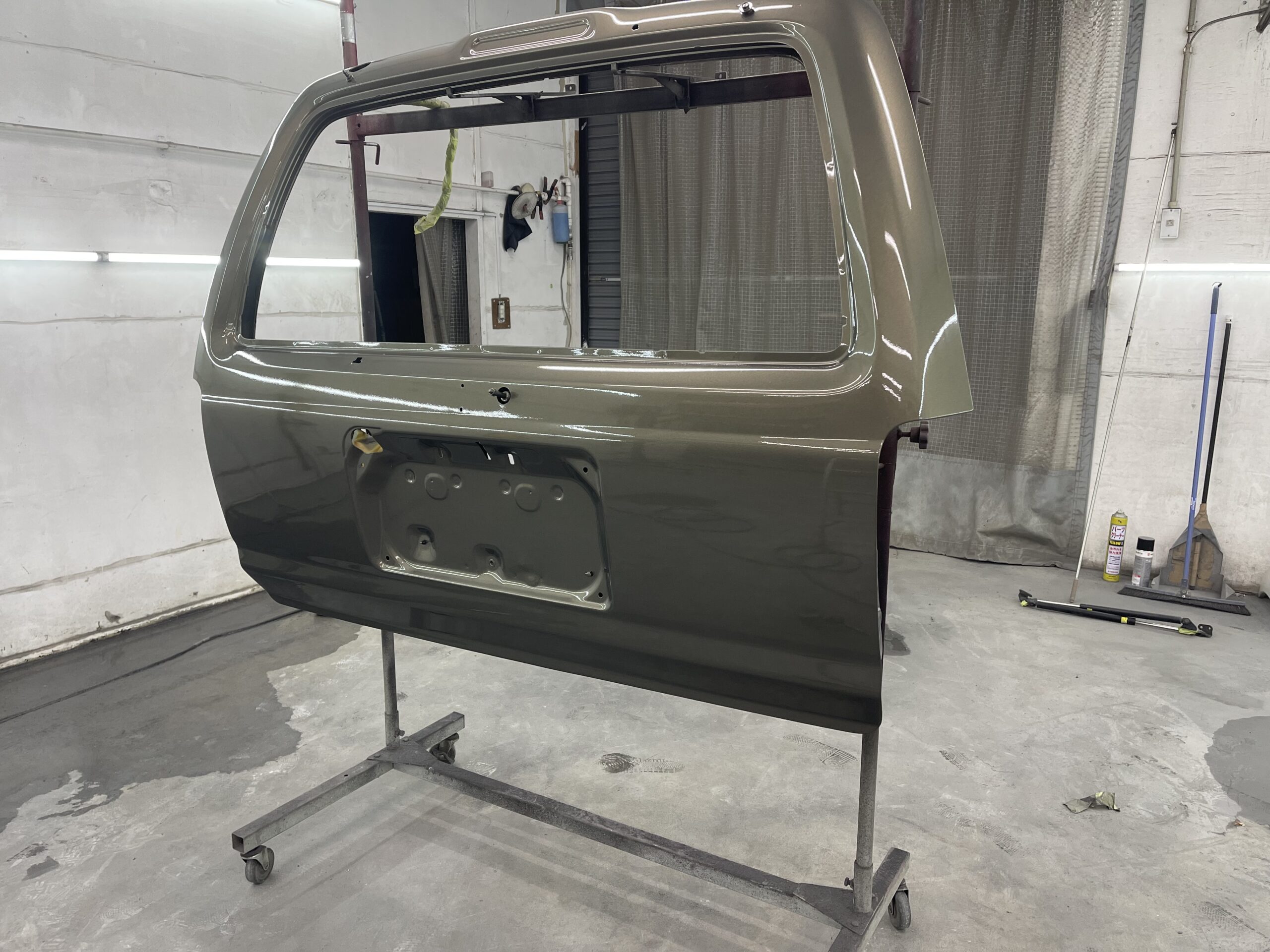 【在庫車両】RZN185 ハイラックサーフ オキサイドブロンズメタリック全塗装 背面レス仕様